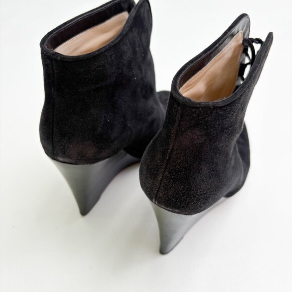 Christian Louboutin Chaperon Black Suede Leather - Picture 6 of 11